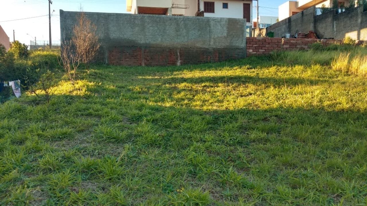 Terreno com 332 m²