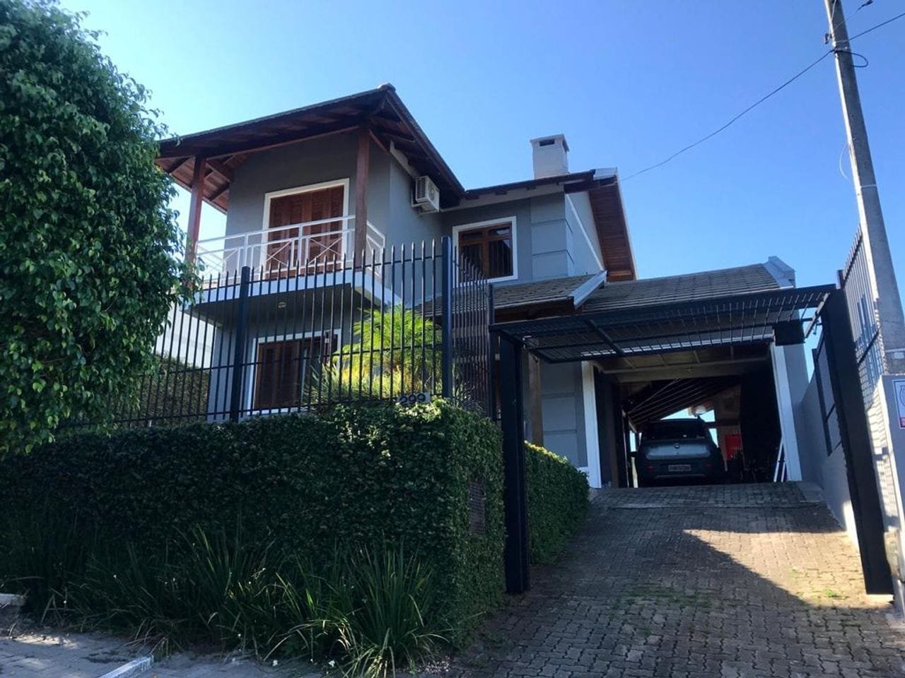 Linda casa com infraestrutura completa