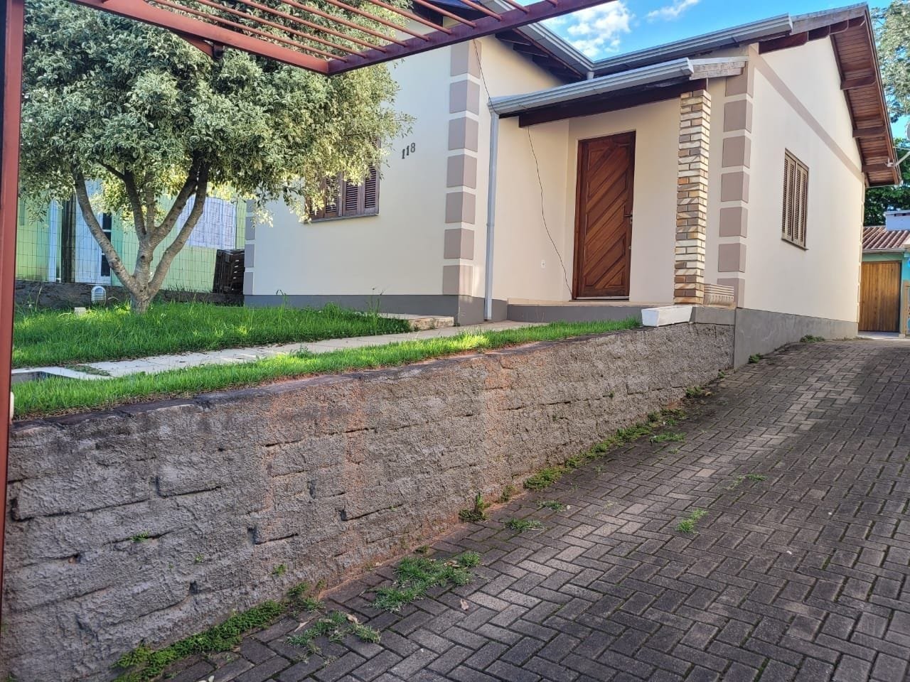 Casa c/ 69m² e 3 dormitórios