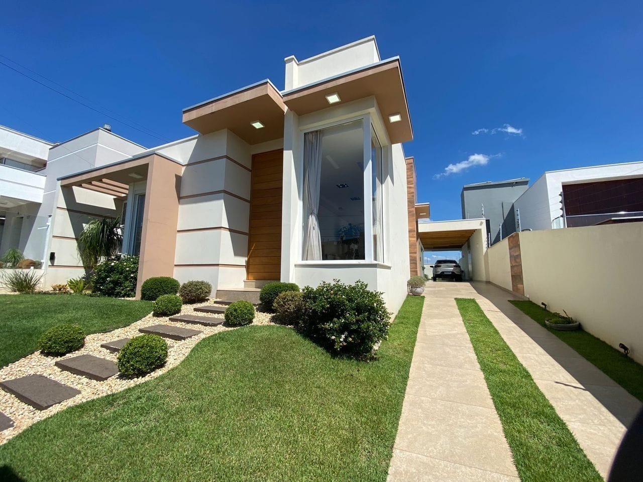 Casa c/ 198 m² e 3 dormitórios
