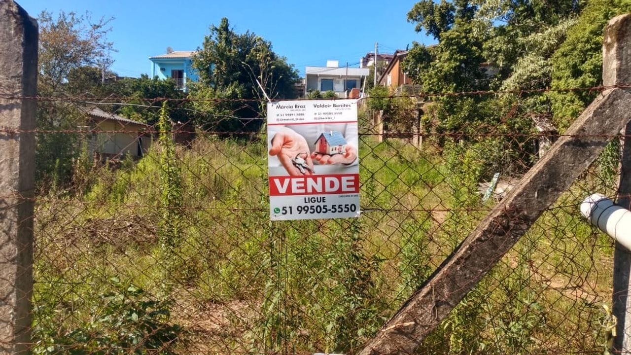 Terreno com 384,54m² de área total