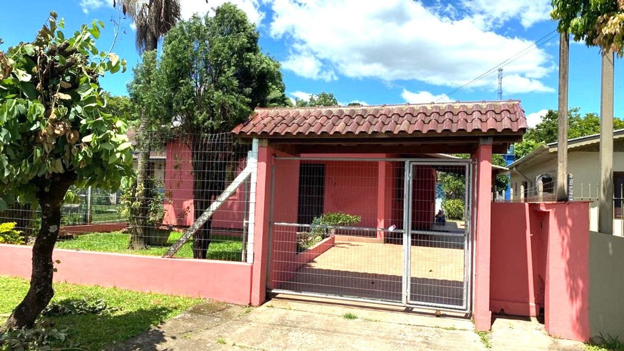 Casa c/ 110 m² e 3 dormitórios