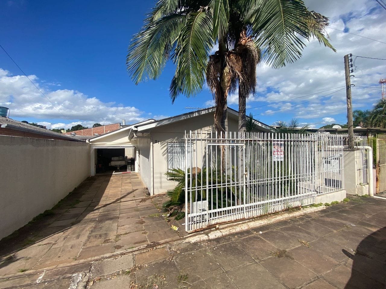 Casa c/ 150 m² e 2 dormitórios