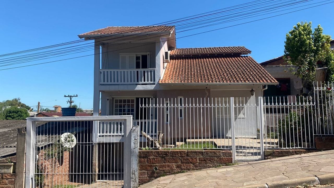 Casa c/ 184 m² e 3 dormitórios
