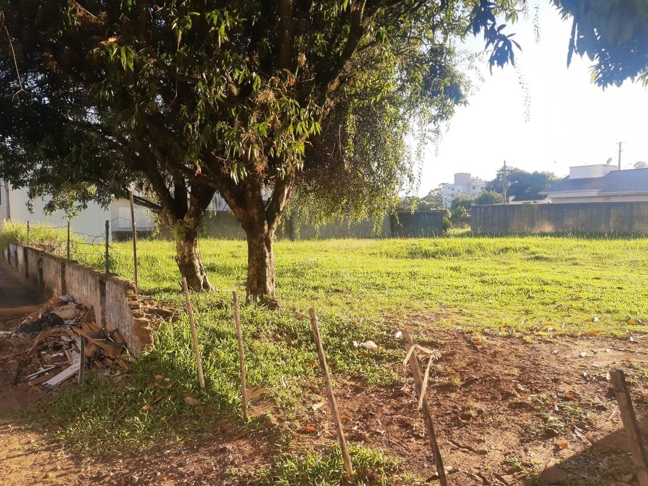 Terreno c/ 1.221 m²