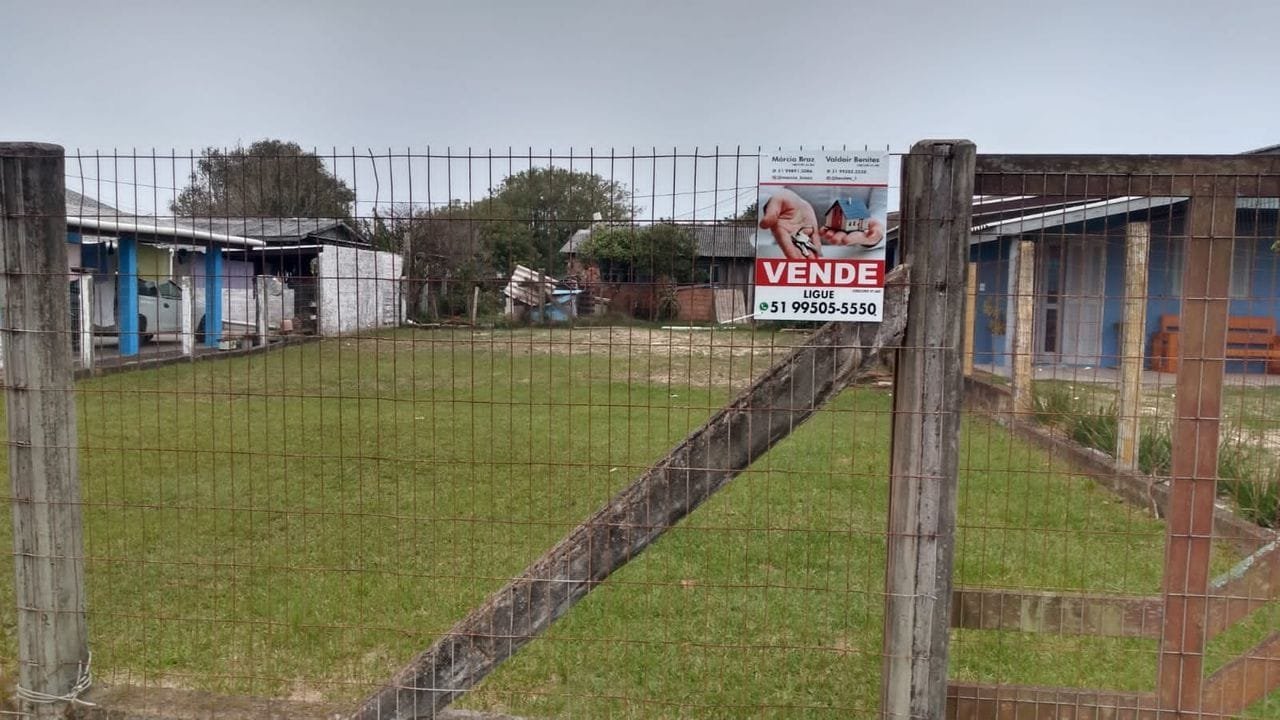 Terreno plano com 300m² em Mariluz