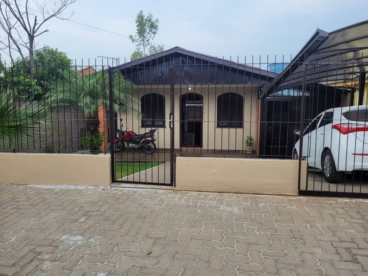 Casa c/ 68,95 m e 4 dormitórios
