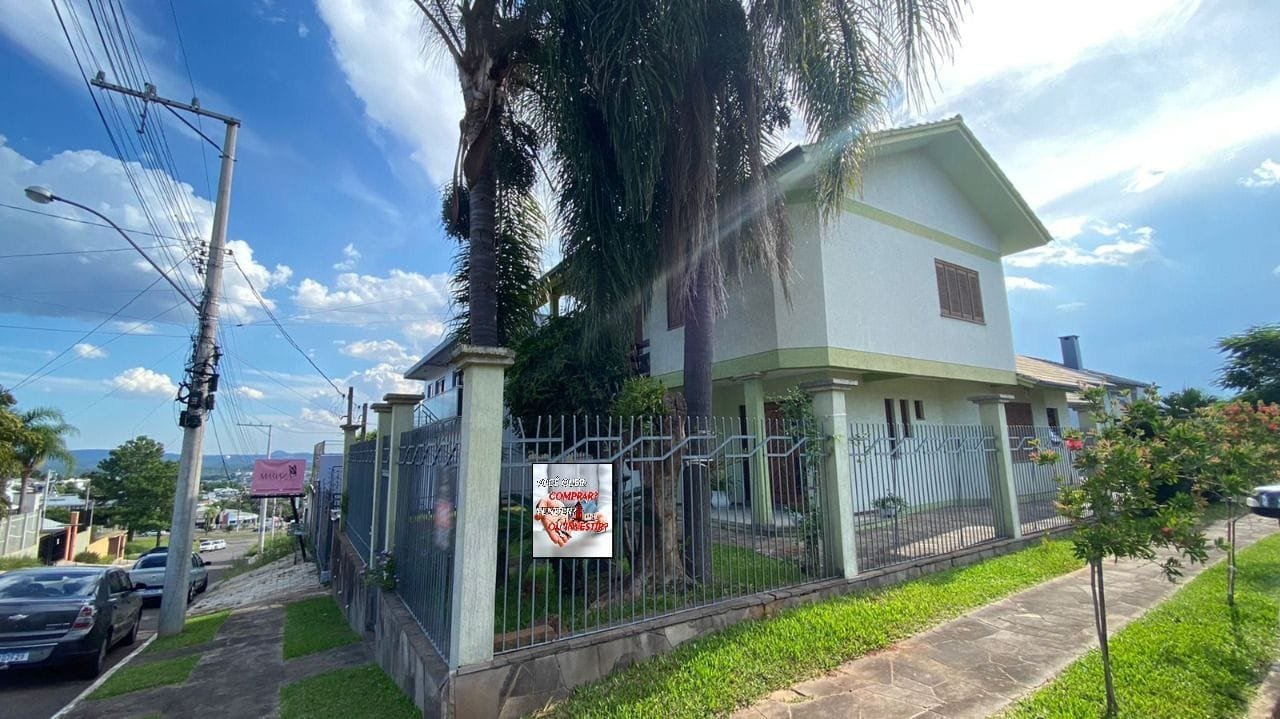 Casa c/ 180 m² e 4 dormitórios