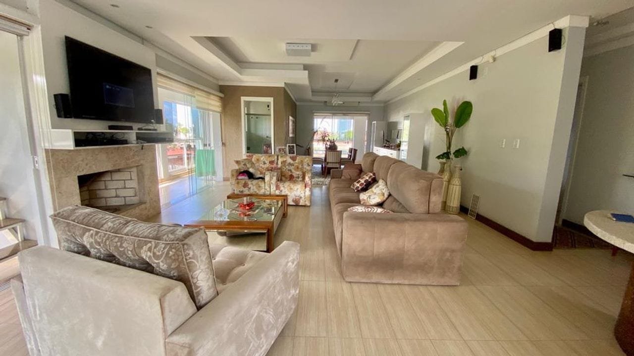Casa c/246 m²