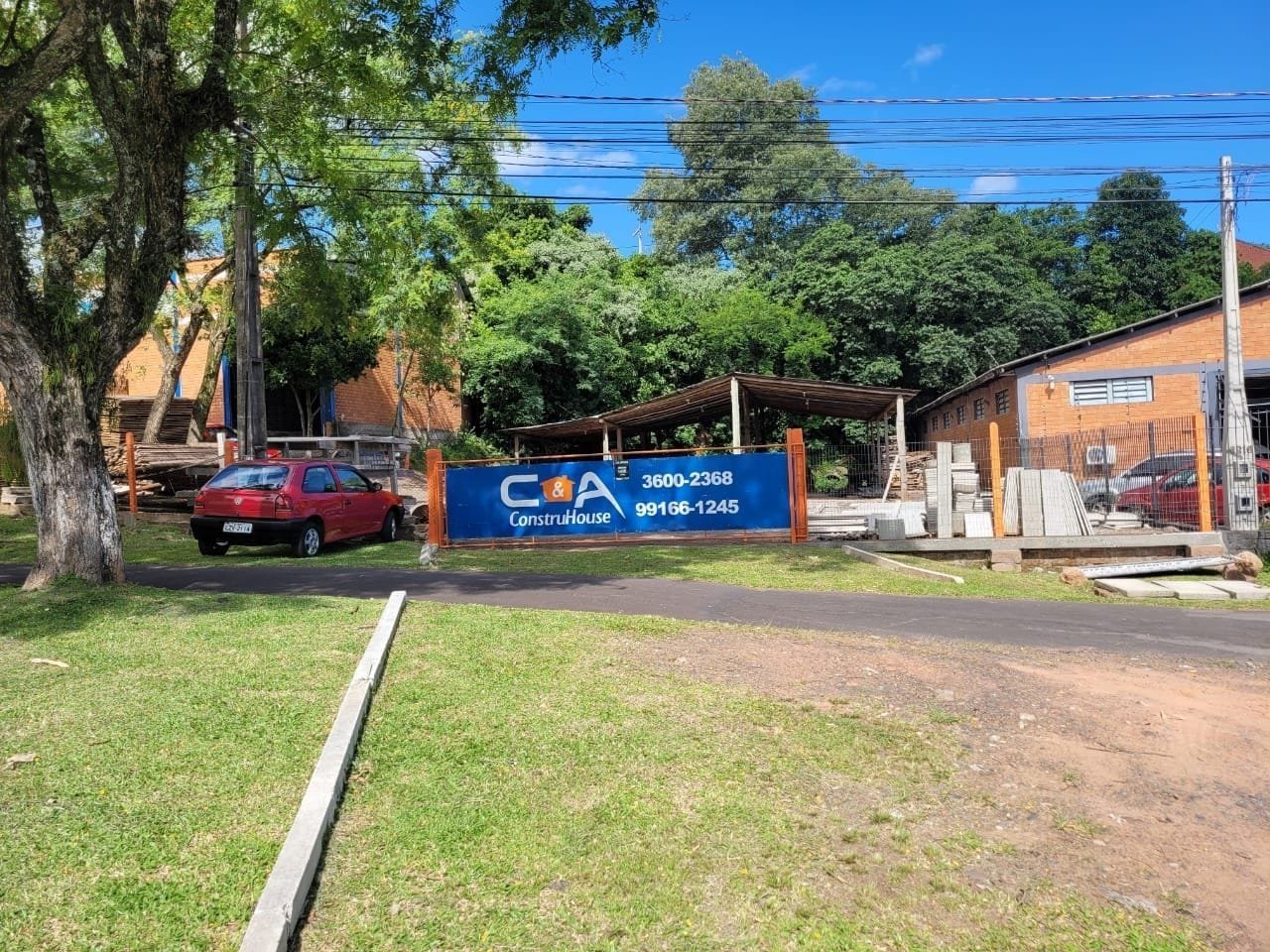Terreno com 819 m²