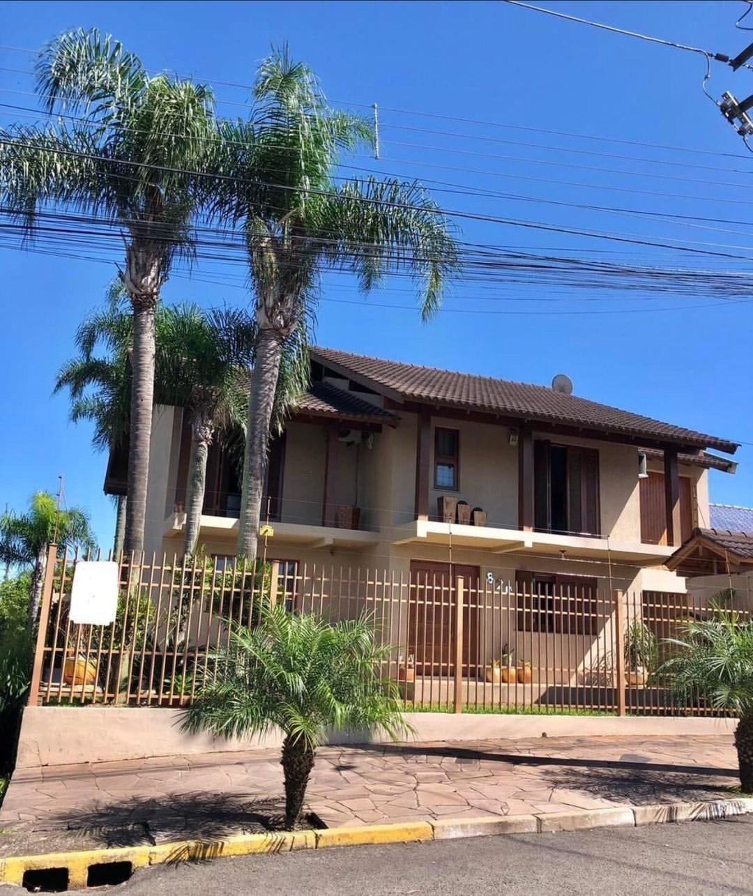 Casa c/260 m² e 3 dormitórios