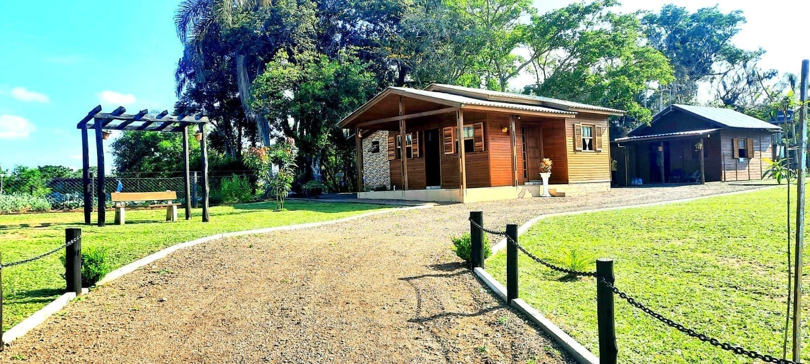 Chácara c/ 1.917 m² C/ 2 Casas