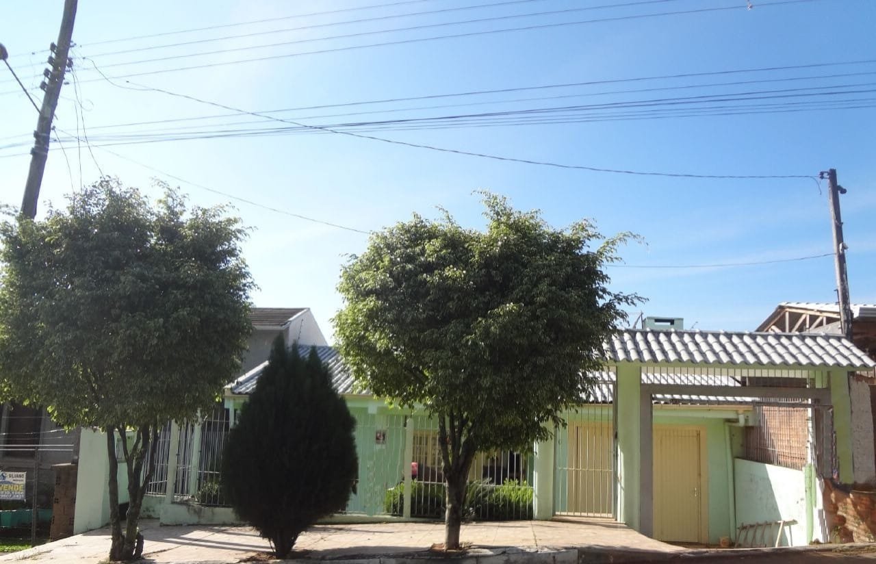 Casa c/ 214 m² e 3 dormitórios