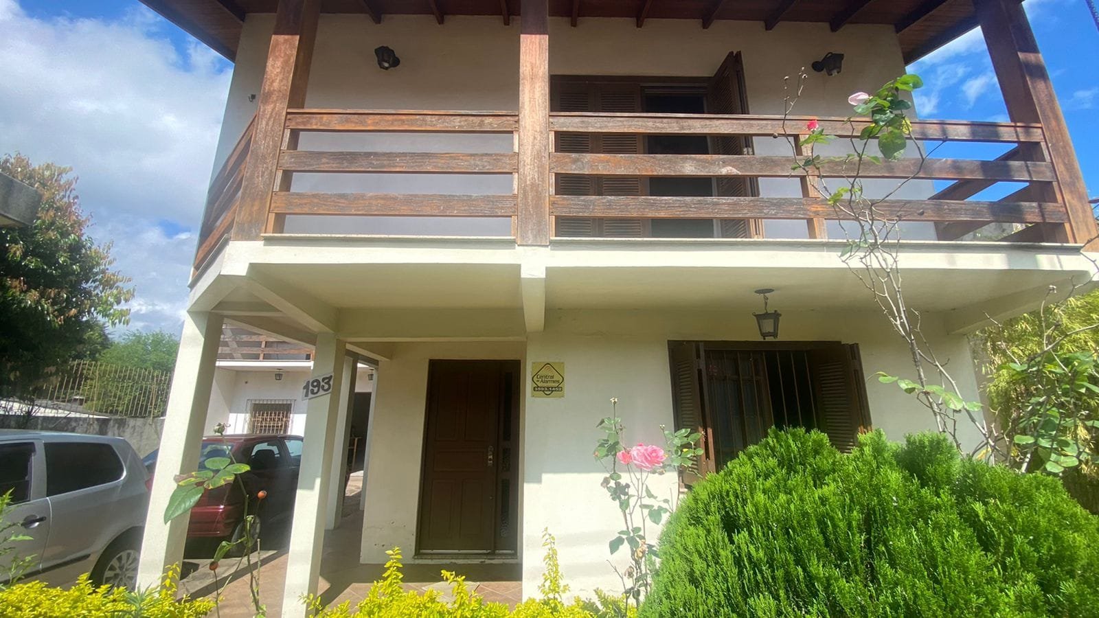 Casa c/ 389m²