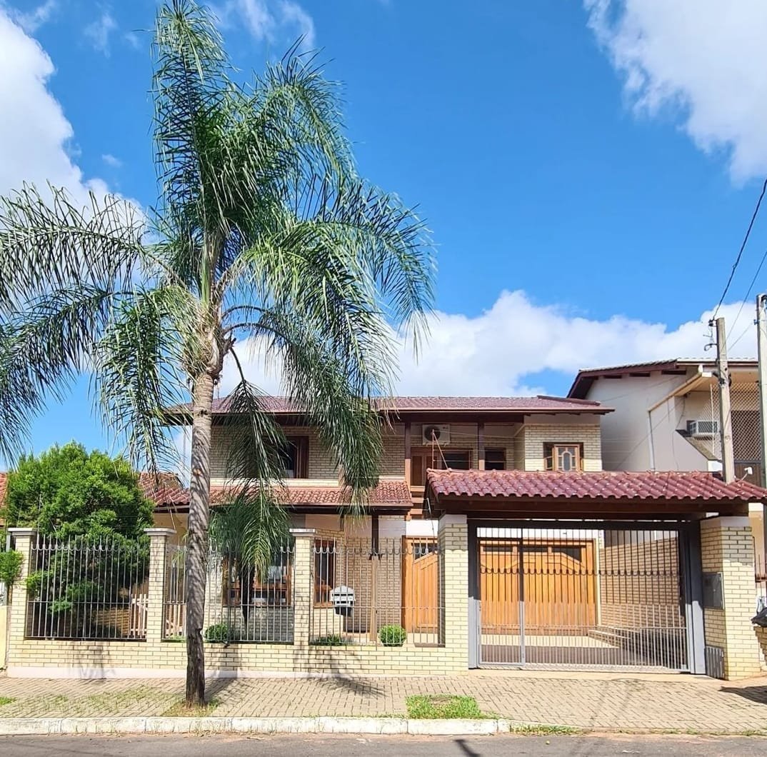 Casa c/315 m²