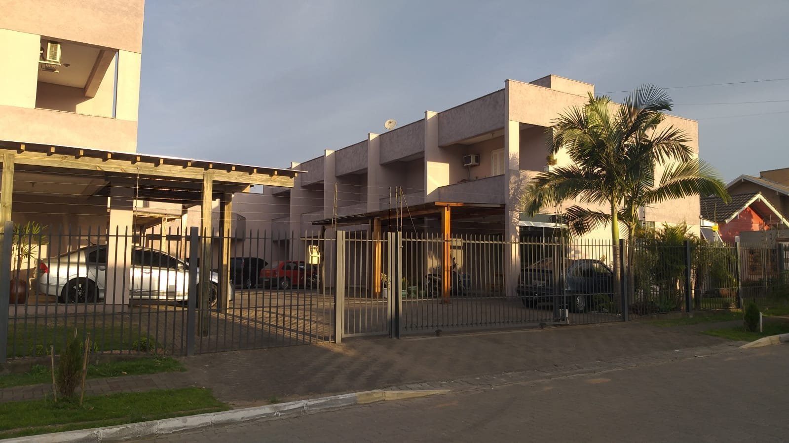 Apartamento/ Sobrado c/72m²