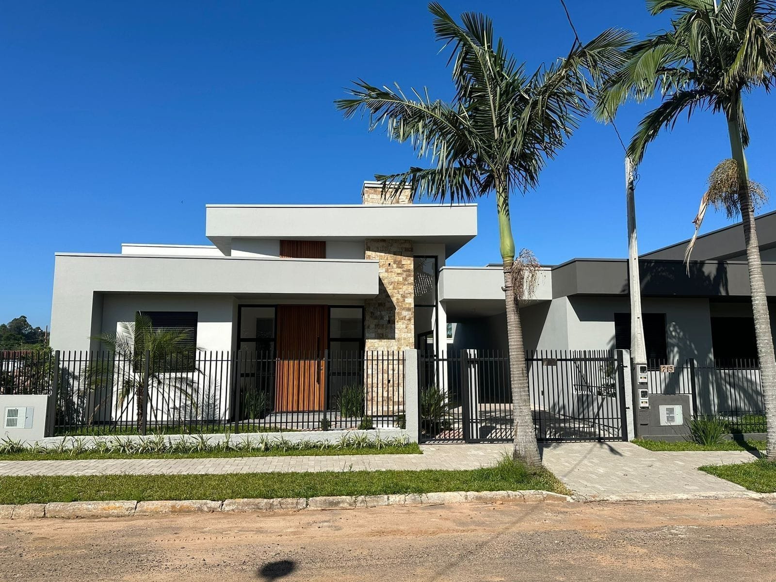 Casa com 116m2 e 03 dormitórios