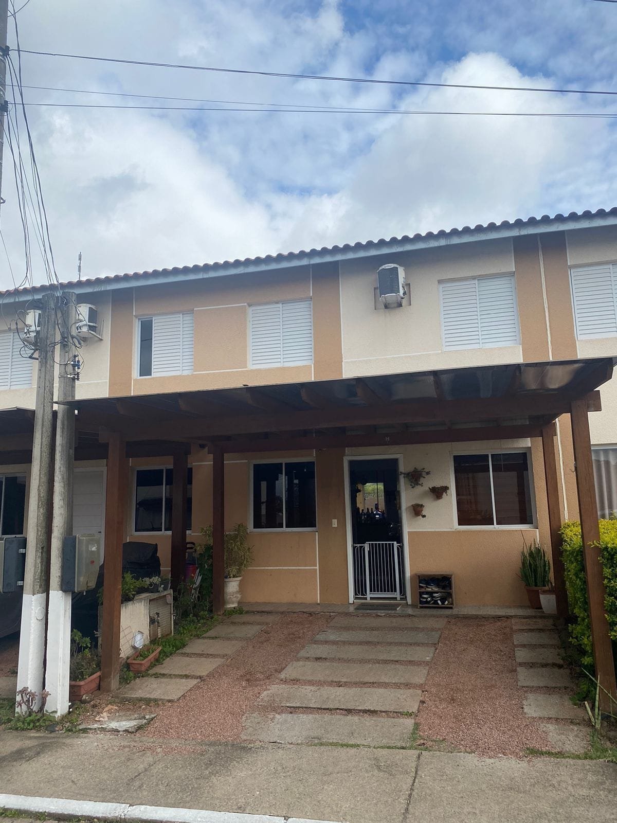Sobrado c/100m²