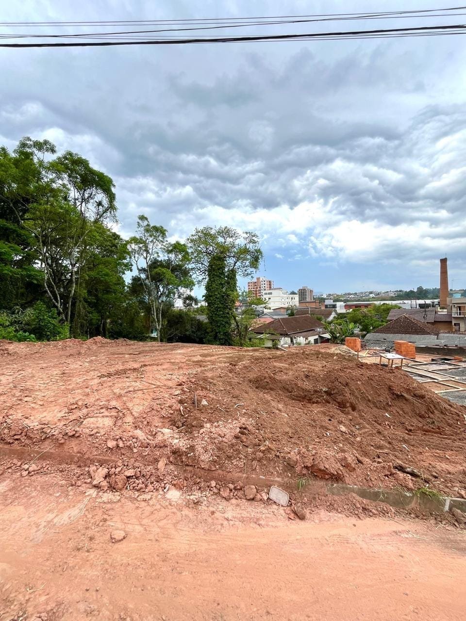 BELO TERRENO NA ÁREA CENTRAL DE CAMPO BOM