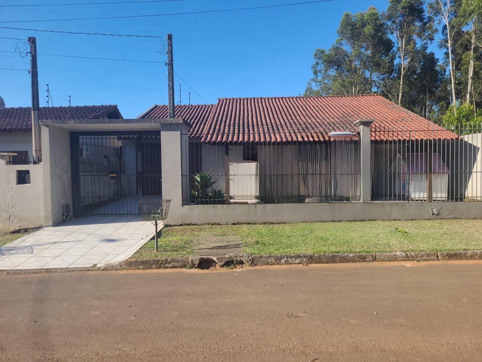 Casa com 200 m² e 03 dormitórios