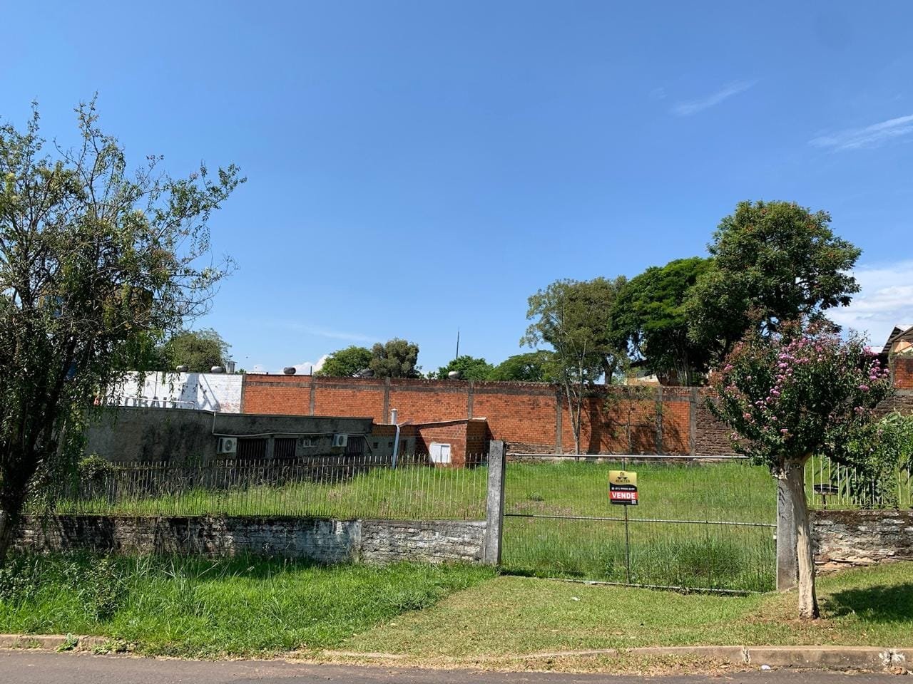 Terreno com 779m²