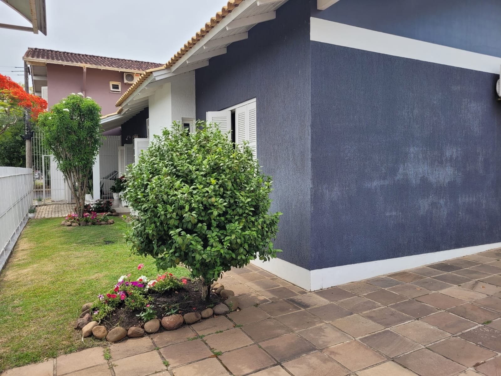 Casa c/ sala comercial