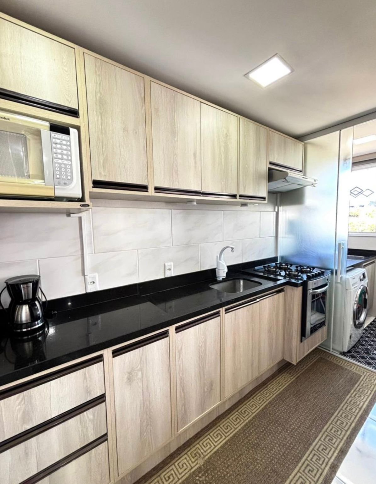 APARTAMENTO SEMI MOBILIADO