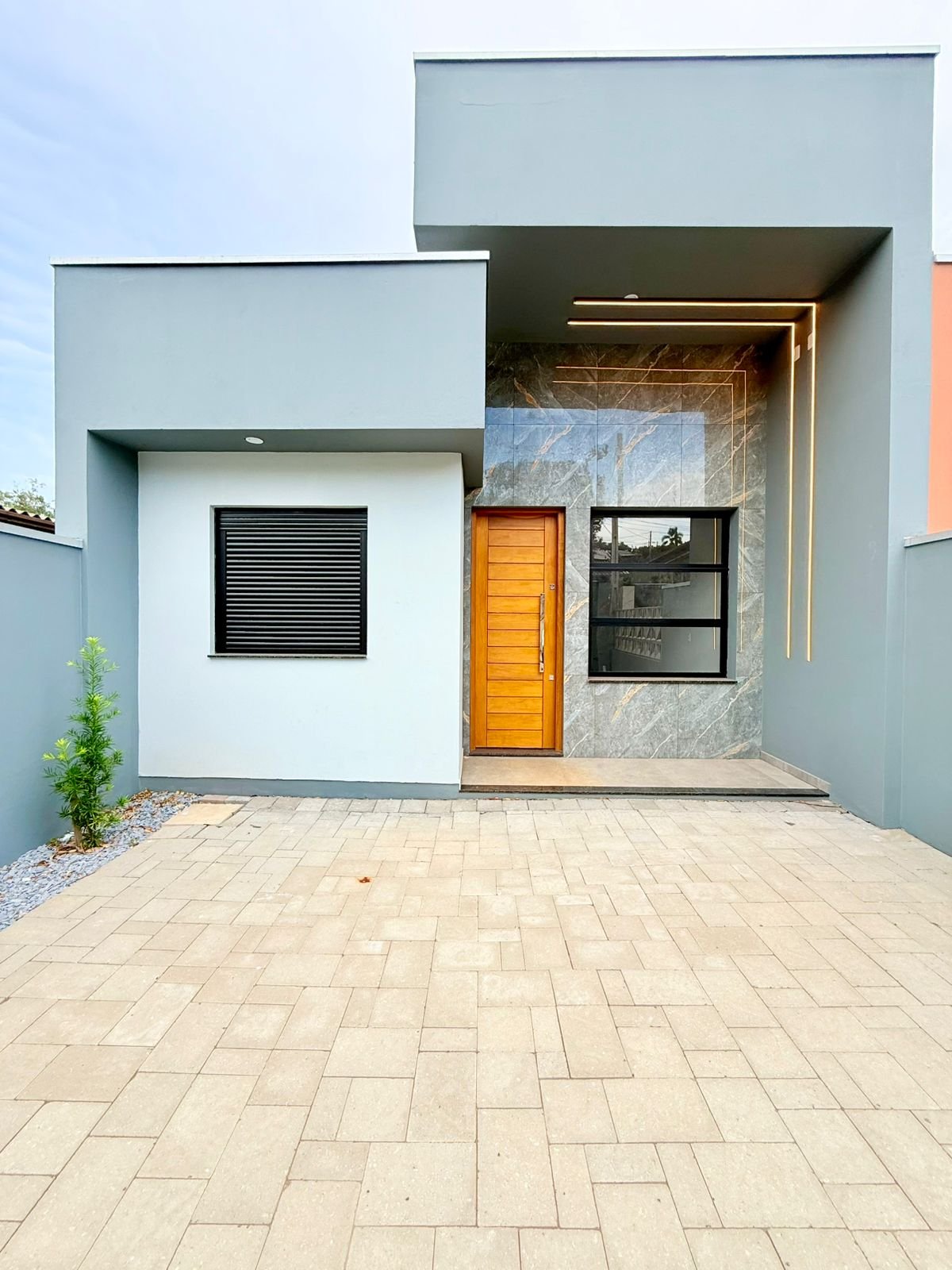 CASA NOVA COM 68M²