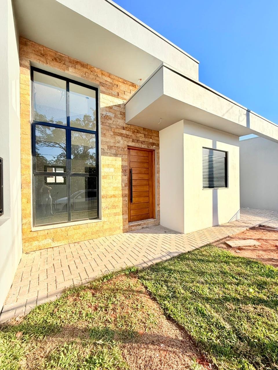 CASA NOVA COM 60 M²