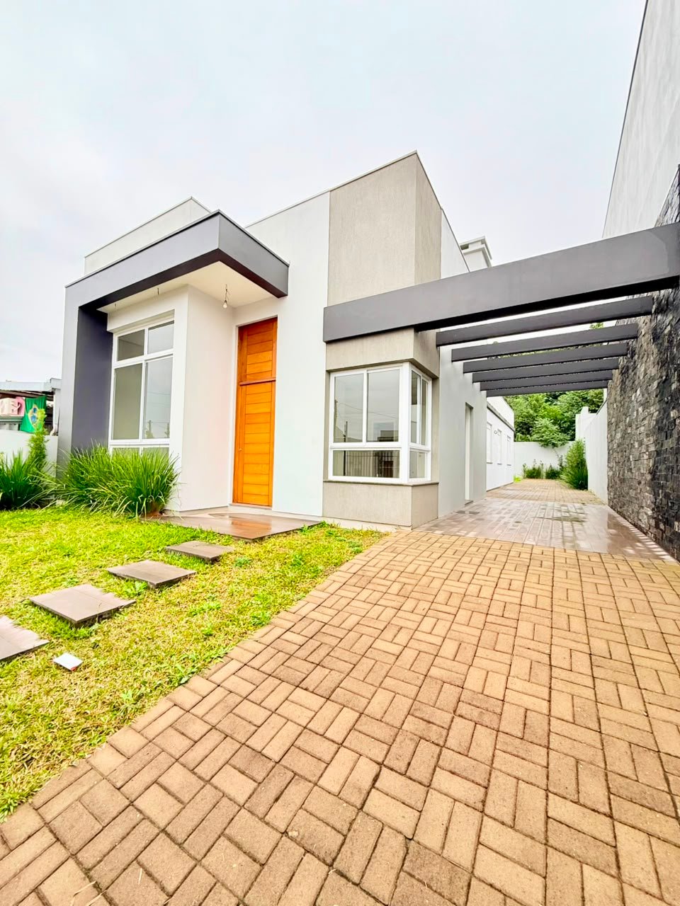 CASA NOVA E PROJETO MODERNO