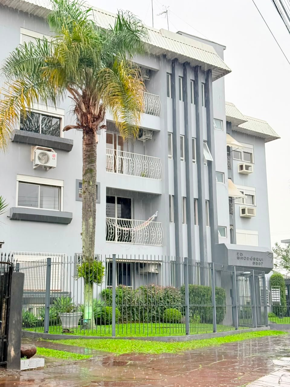Apartamento semi mobiliado