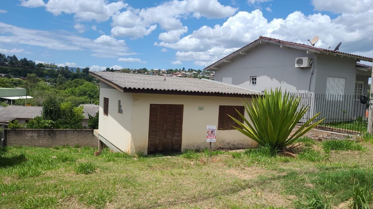 Casa c/ 70 m² e 2 dormitórios