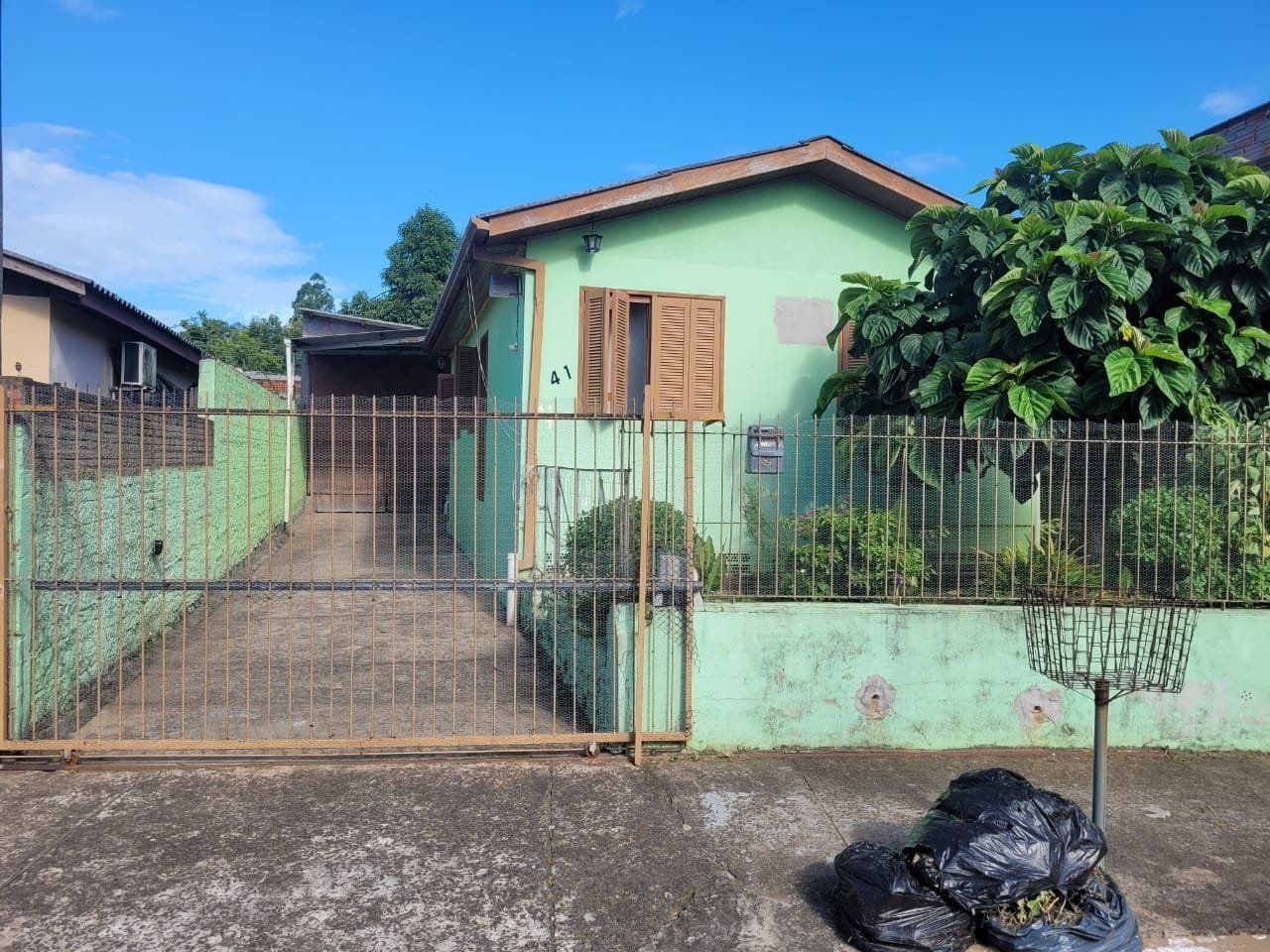 Casa c/105 m² e 3 dormitórios