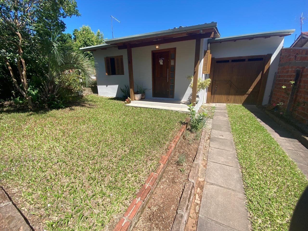Casa c/ 90 m² e 2 dormitórios