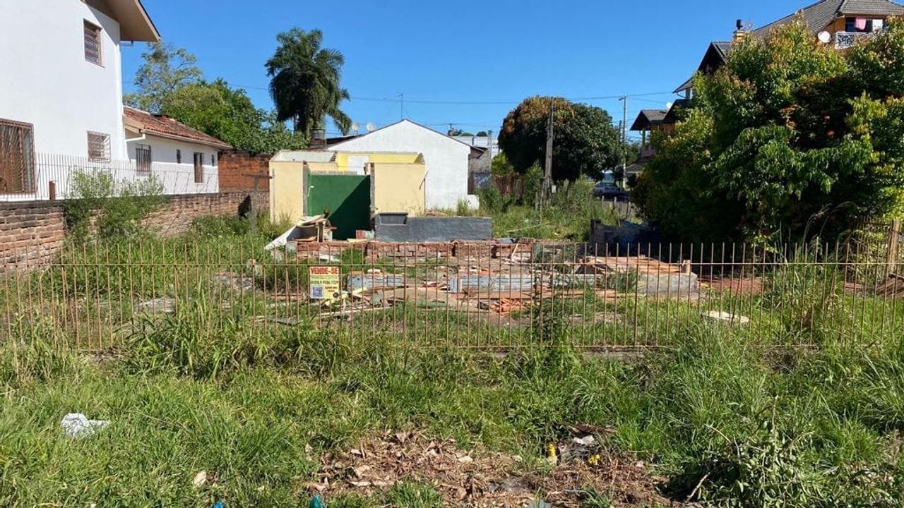 Terreno com 420 m²
