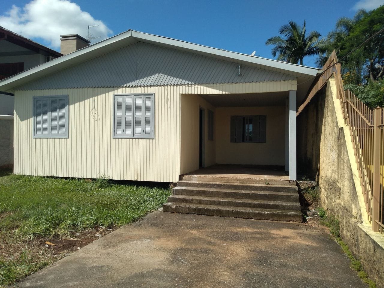 Casa c/ 92 m² e 2 dormitórios