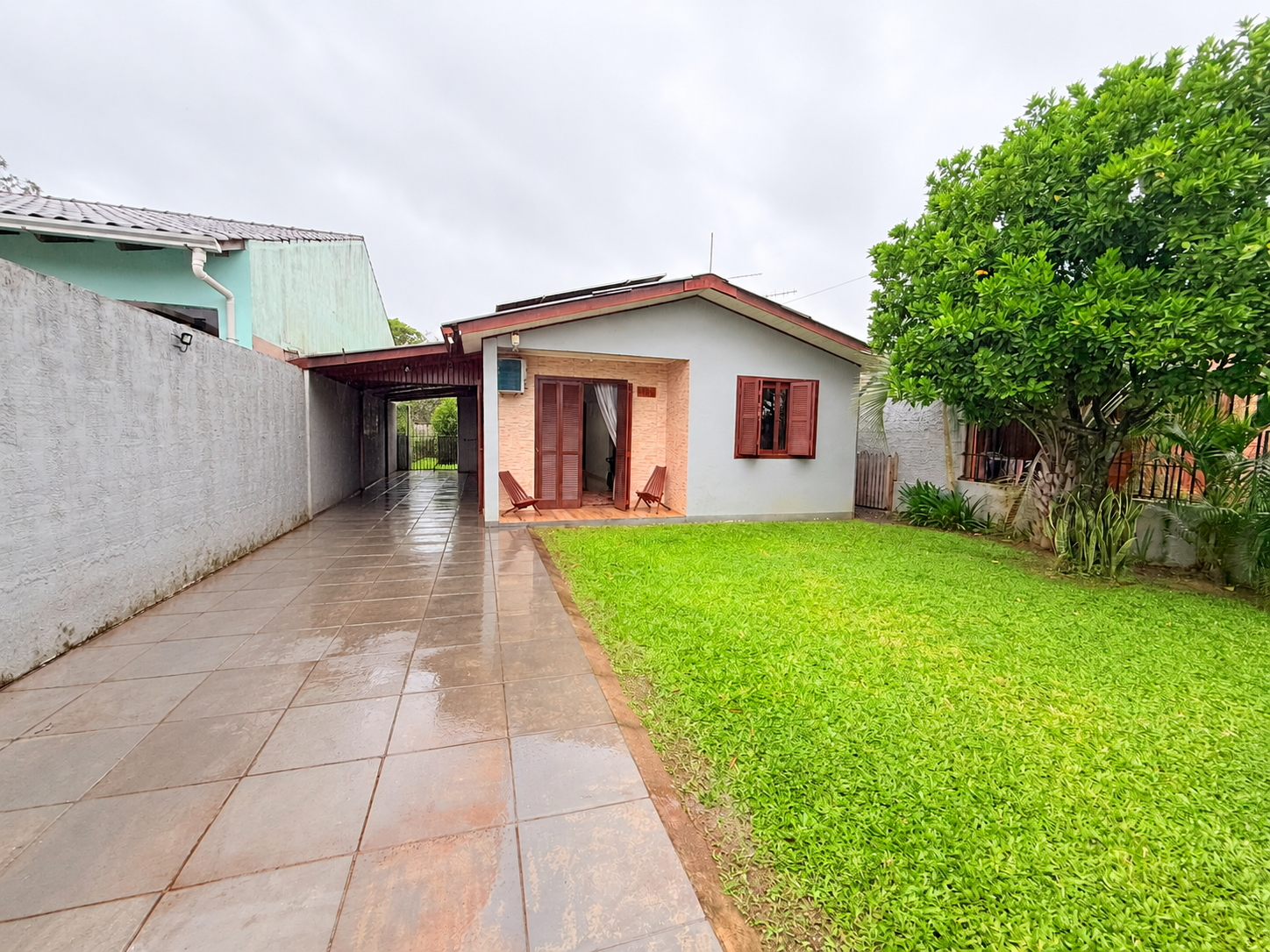 CASA COM 03 DORMITÓRIOS